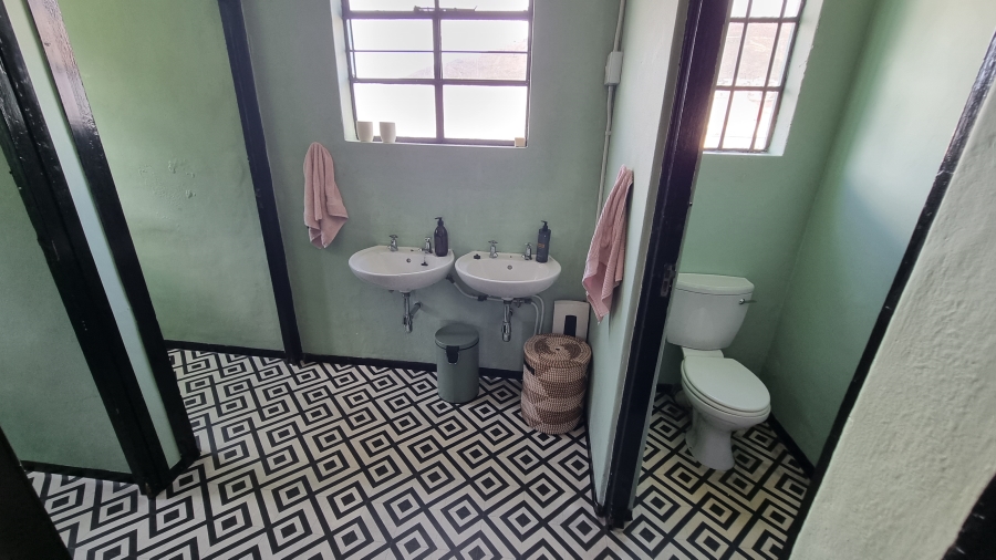 To Let Commercial Property for Rent in Woodstock Western Cape